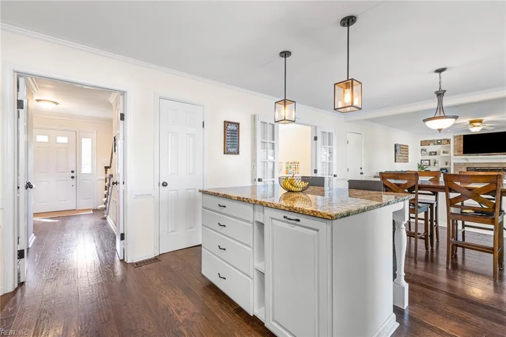 Virginia Beach, Virginia 23455, United States, 5 Bedrooms Bedrooms, ,3 BathroomsBathrooms,Residential,Pending,120522