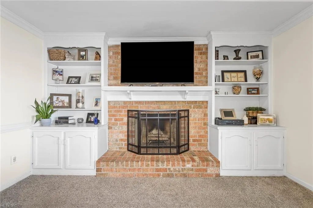 Virginia Beach, Virginia 23455, United States, 5 Bedrooms Bedrooms, ,3 BathroomsBathrooms,Residential,Pending,120522