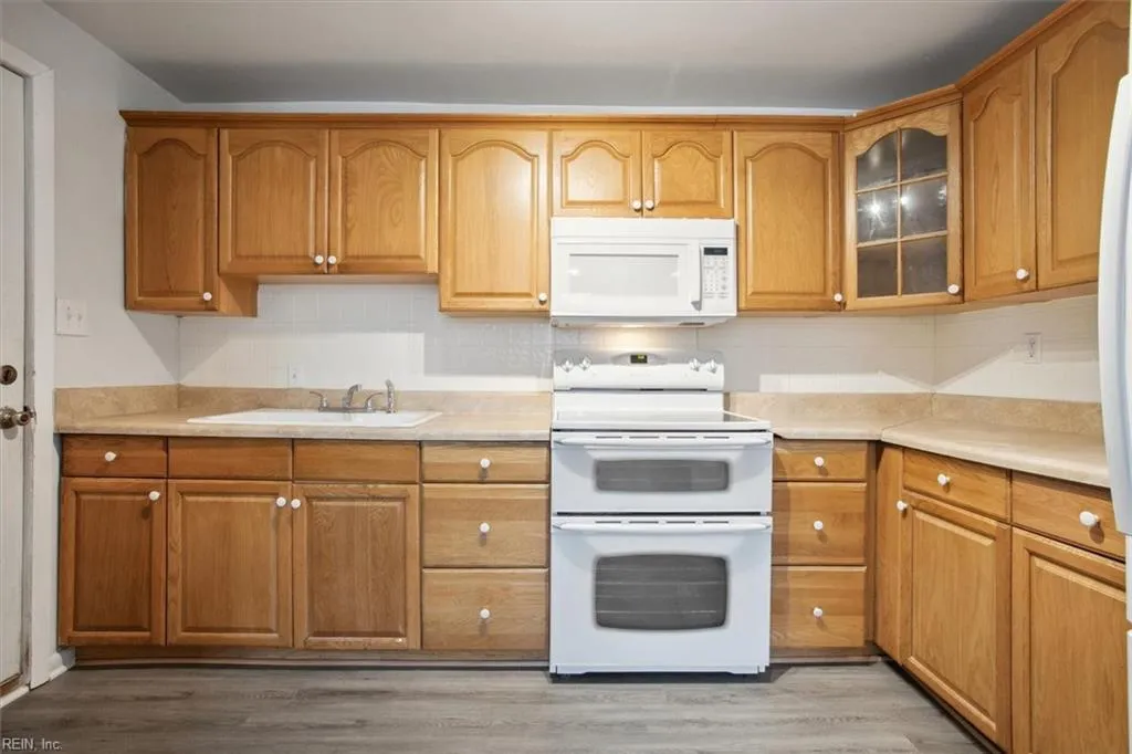 Newport News, Virginia 23605, United States, 3 Bedrooms Bedrooms, ,2 BathroomsBathrooms,Residential,Active,4341