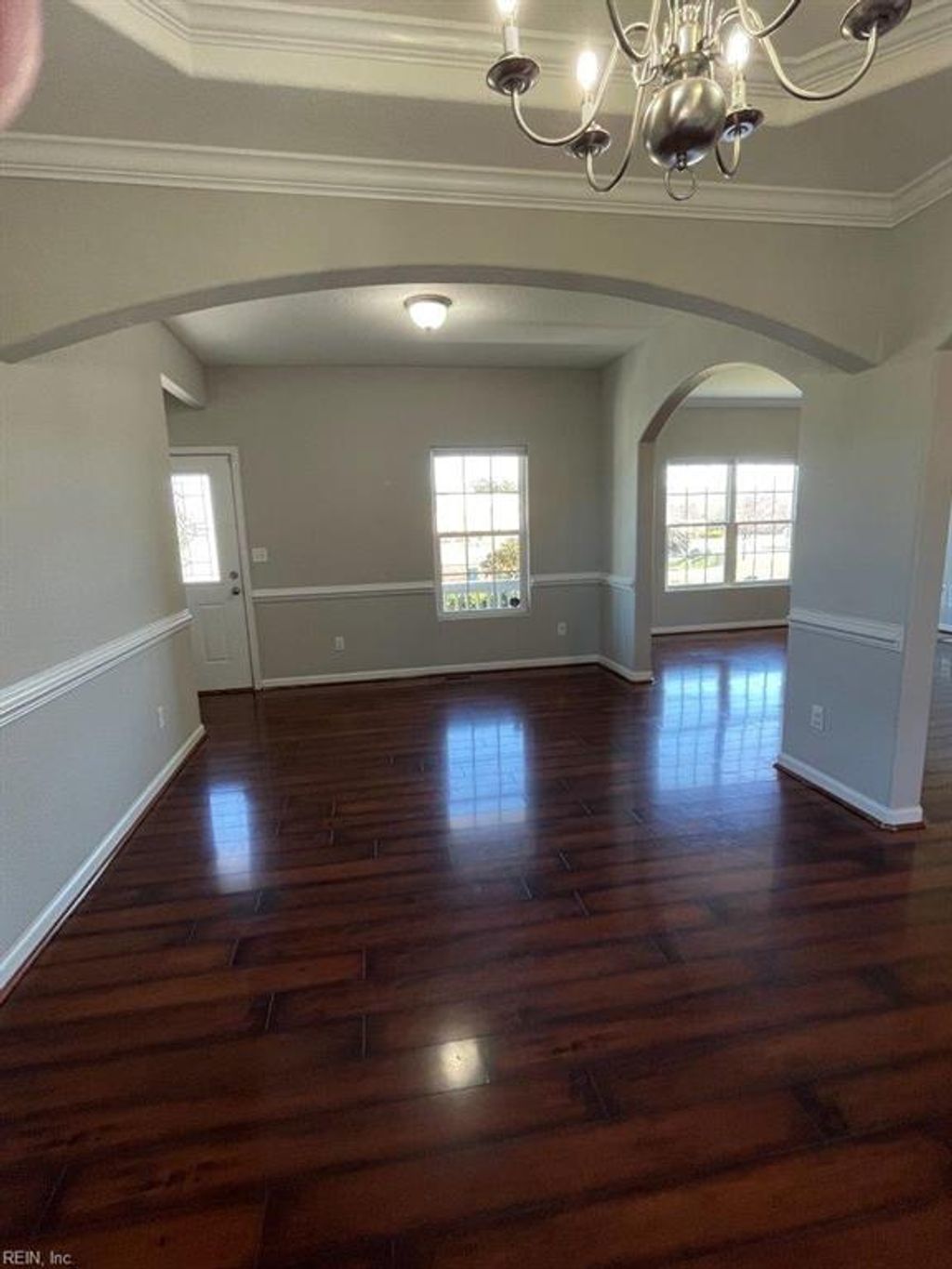 Photo of 407 WEST GOVERNMENT Avenue, Norfolk, VA 23503 (MLS # 10619780)