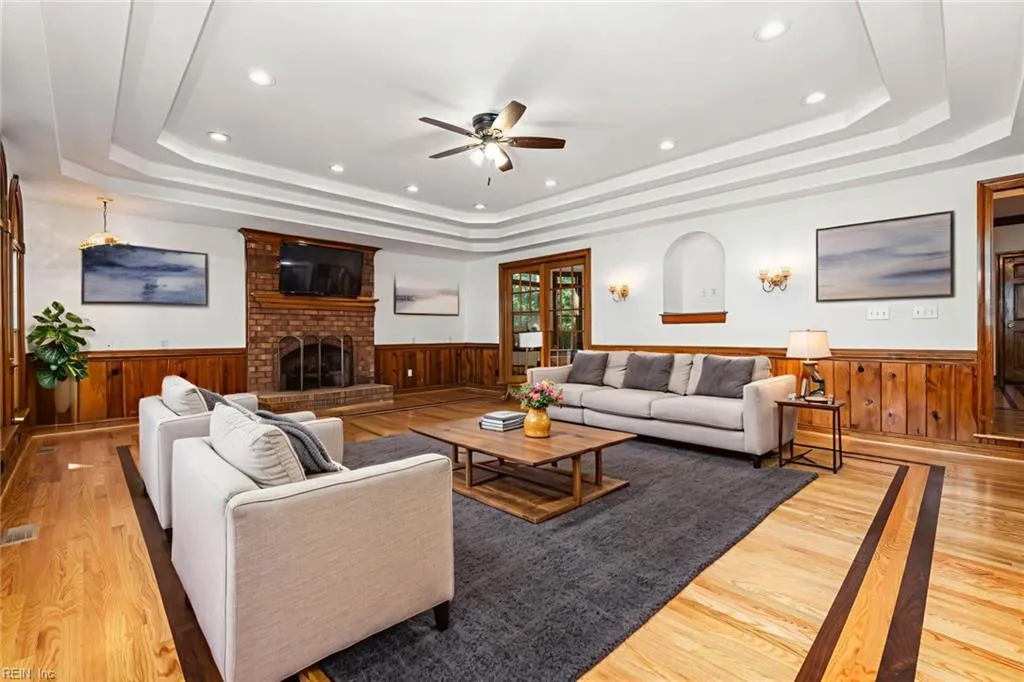 Virginia Beach, Virginia 23454, United States, 7 Bedrooms Bedrooms, ,7 BathroomsBathrooms,Residential,Active,233299