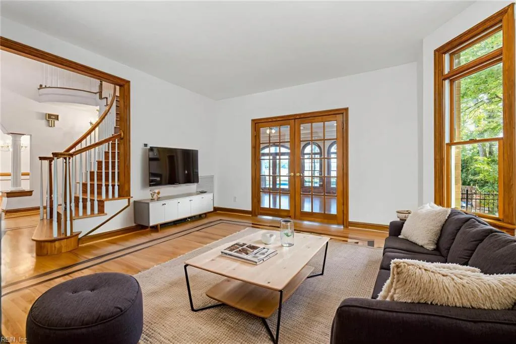 Virginia Beach, Virginia 23454, United States, 7 Bedrooms Bedrooms, ,7 BathroomsBathrooms,Residential,Active,233299