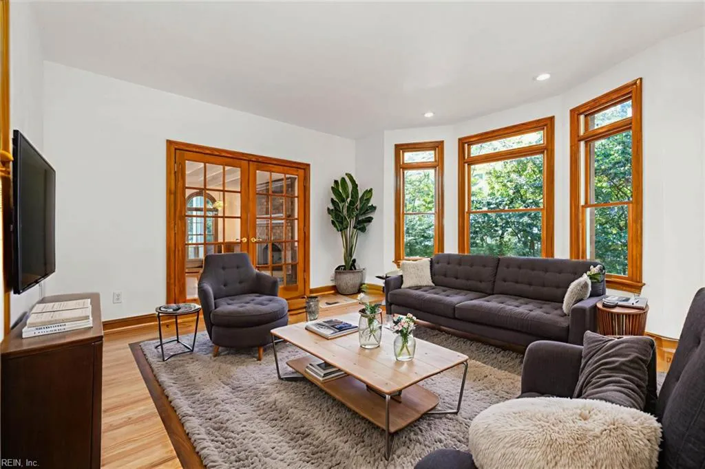 Virginia Beach, Virginia 23454, United States, 7 Bedrooms Bedrooms, ,7 BathroomsBathrooms,Residential,Active,233299