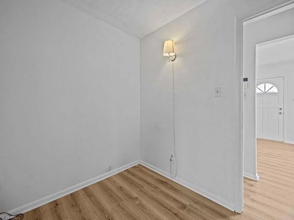 Virginia Beach, Virginia 23455, United States, 3 Bedrooms Bedrooms, ,1 BathroomBathrooms,Residential,Pending,3493