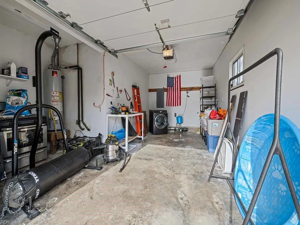 Virginia Beach, Virginia 23455, United States, 3 Bedrooms Bedrooms, ,1 BathroomBathrooms,Residential,Pending,3493