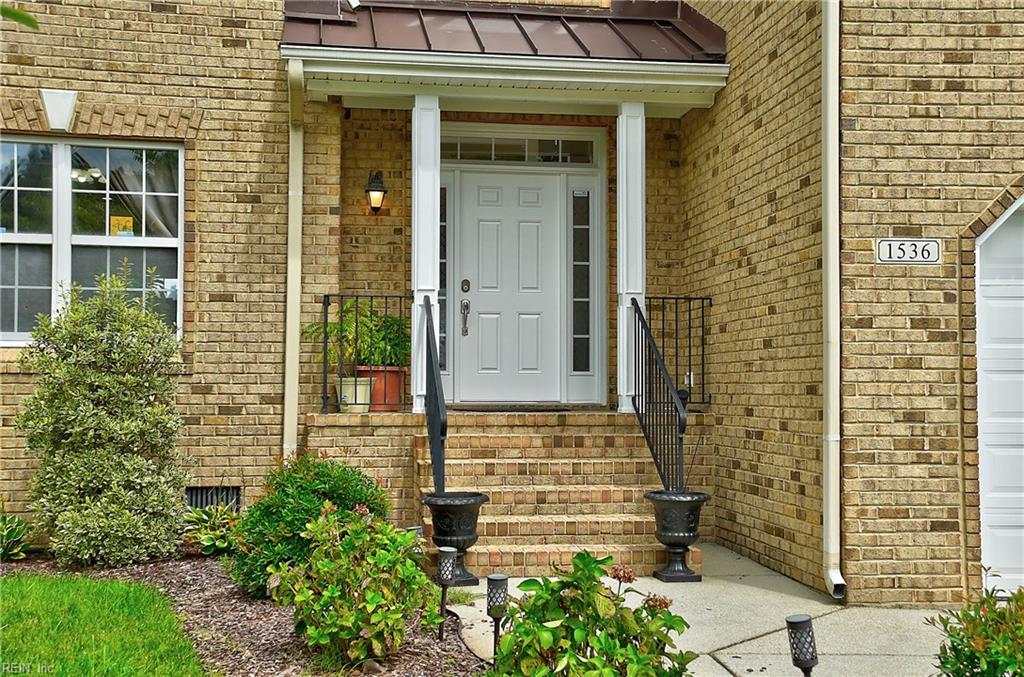 1536 Drumheller DR