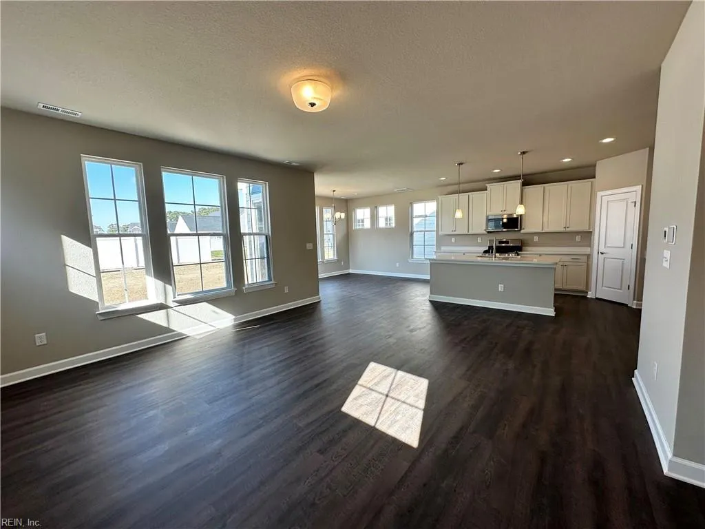 Suffolk, Virginia 23434, United States, 3 Bedrooms Bedrooms, ,3 BathroomsBathrooms,Residential,Active,91739