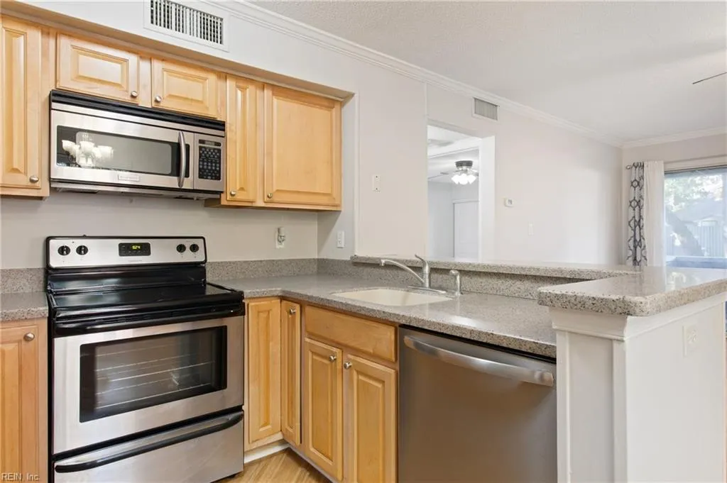 Newport News, Virginia 23606, United States, 1 Bedroom Bedrooms, ,2 BathroomsBathrooms,Residential,Active,241750