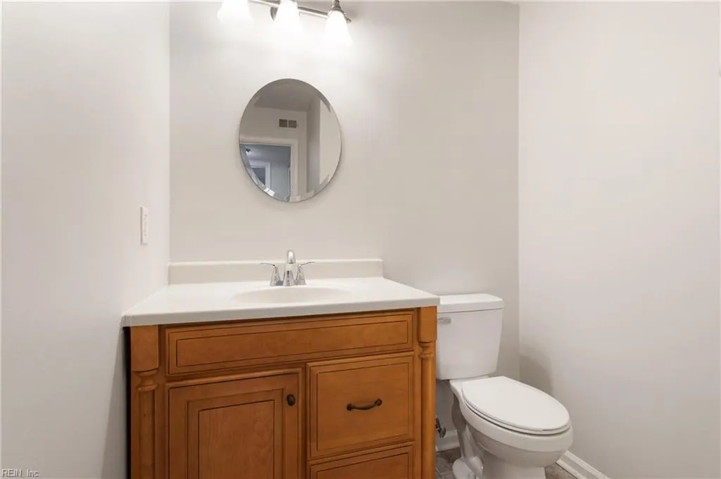 Newport News, Virginia 23606, United States, 1 Bedroom Bedrooms, ,2 BathroomsBathrooms,Residential,Active,241750