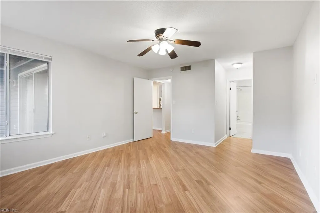 Newport News, Virginia 23606, United States, 1 Bedroom Bedrooms, ,2 BathroomsBathrooms,Residential,Active,241750