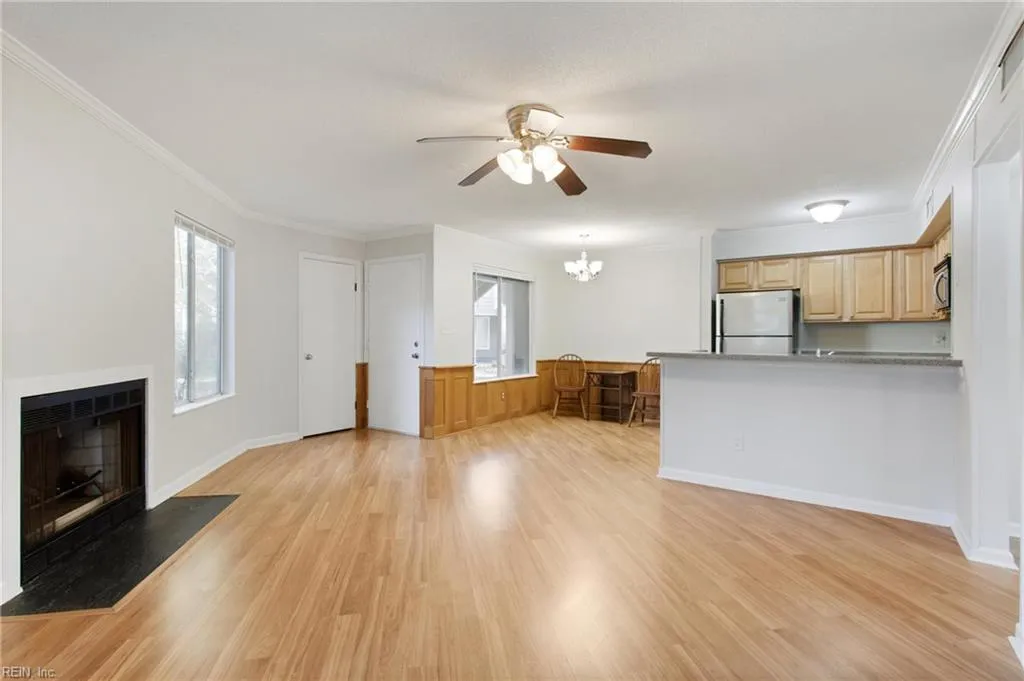 Newport News, Virginia 23606, United States, 1 Bedroom Bedrooms, ,2 BathroomsBathrooms,Residential,Active,241750