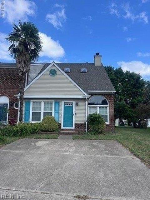 Photo of 19 Lantern Way, Portsmouth, VA 23703 (MLS # 10612897)