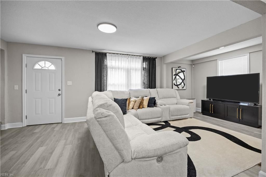 Photo of 920 Widgeon Road, Norfolk, VA 23513 (MLS # 10617495)