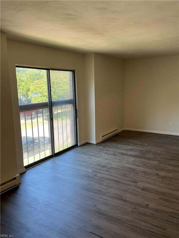Photo of 618 W Olney Road #4, Norfolk, VA 23505 (MLS # 10646199)