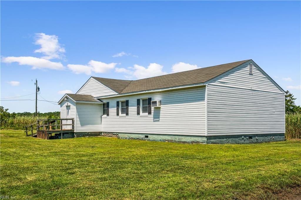 Photo of 10323 Maryus Road, Hayes, VA 23072 (MLS # 10623008)