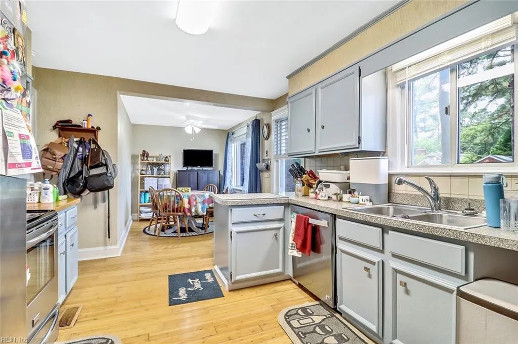 Norfolk, Virginia 23505, United States, 4 Bedrooms Bedrooms, ,4 BathroomsBathrooms,Residential,Active,150879