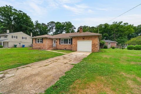 Photo of 35 Green Court, Newport News, VA 23601 (MLS # 10636987)
