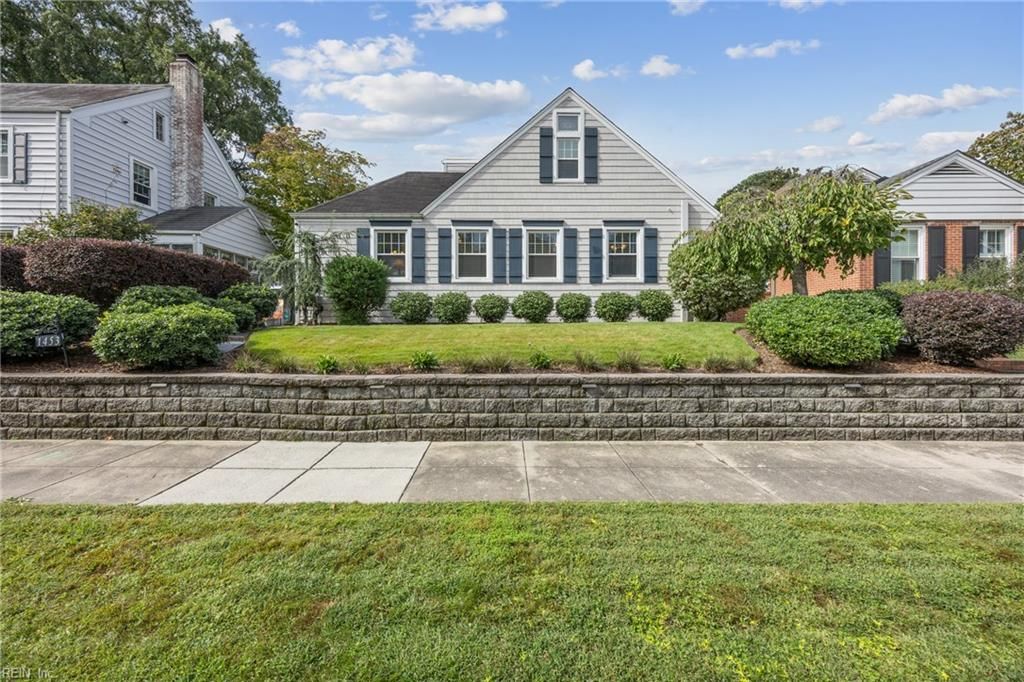 Photo of 1453 Graydon Place, Norfolk, VA 23507 (MLS # 10607087)