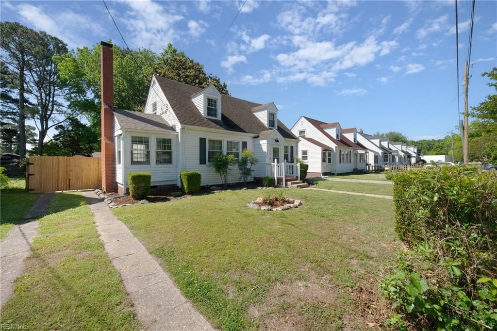Photo of 10 E Southampton Avenue, Hampton, VA 23669 (MLS # 10634331)