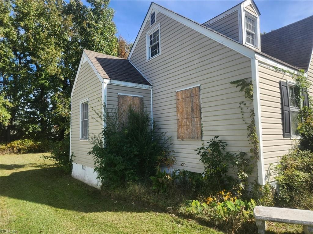 Photo of 633 Sedgefield Drive, Newport News, VA 23605 (MLS # 10613940)