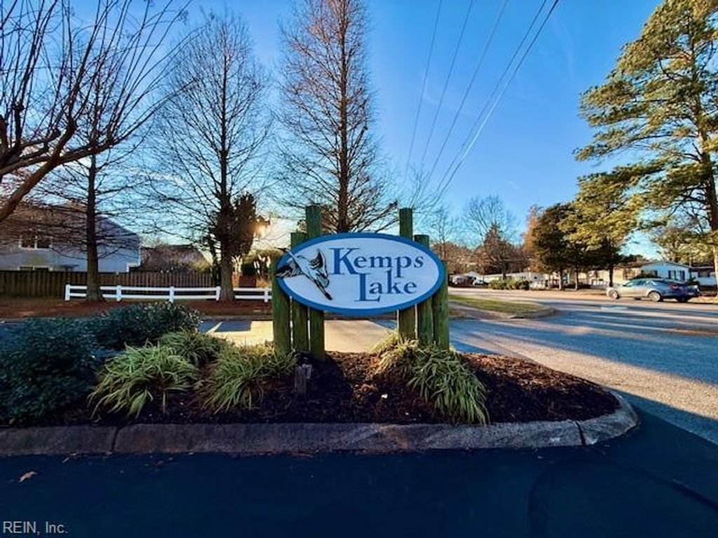 Photo of 4987 Kemps Lake Drive, Virginia Beach, VA 23462 (MLS # 10614114)