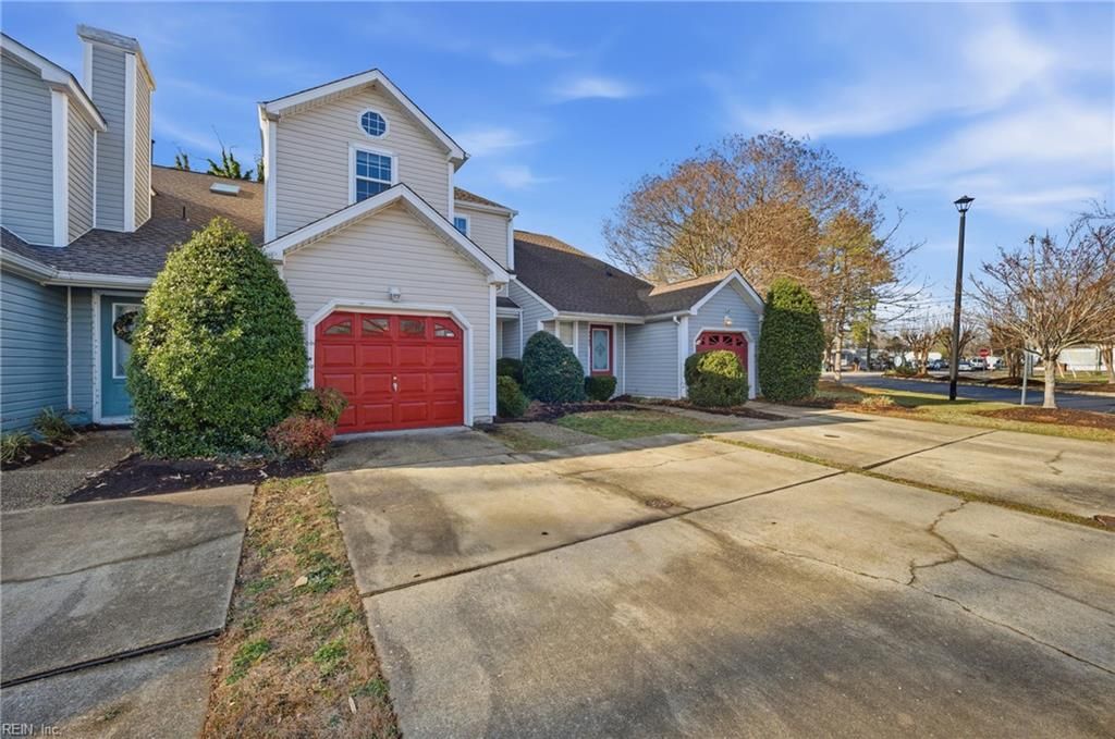 Photo of 4987 Kemps Lake Drive, Virginia Beach, VA 23462 (MLS # 10614114)