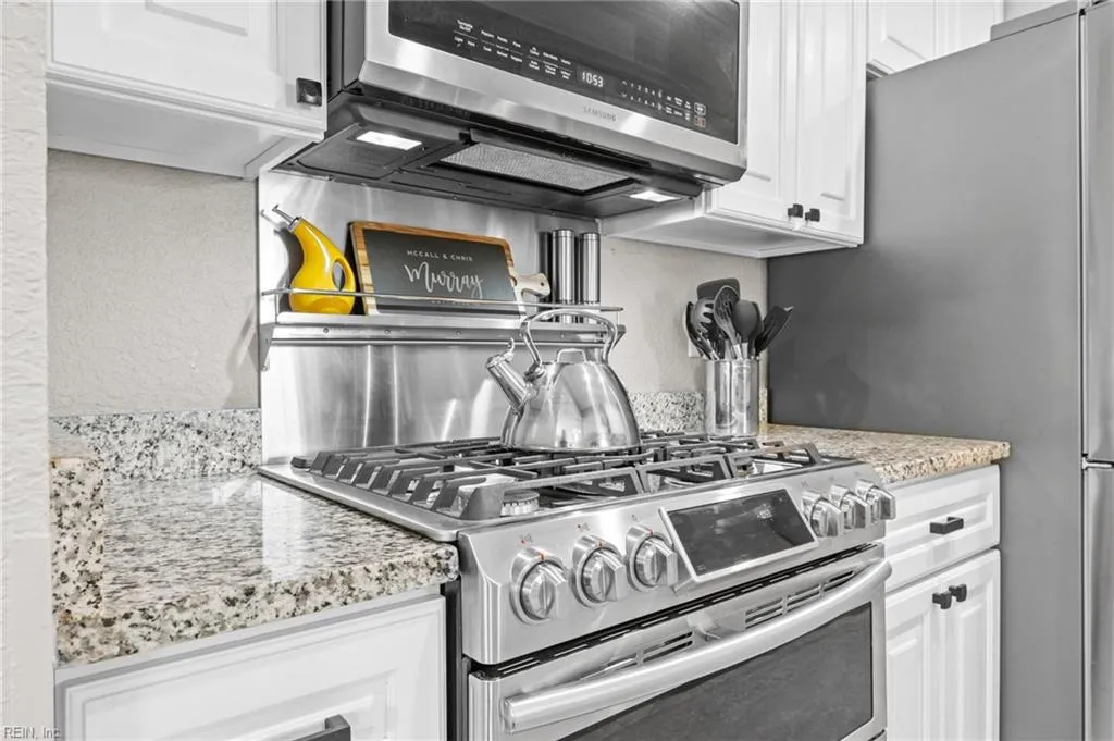 Virginia Beach, Virginia 23454, United States, 4 Bedrooms Bedrooms, ,3 BathroomsBathrooms,Residential,Pending,11499