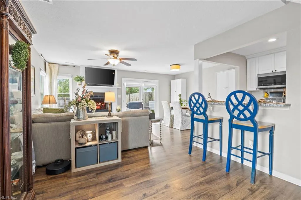 Virginia Beach, Virginia 23454, United States, 4 Bedrooms Bedrooms, ,3 BathroomsBathrooms,Residential,Pending,11499