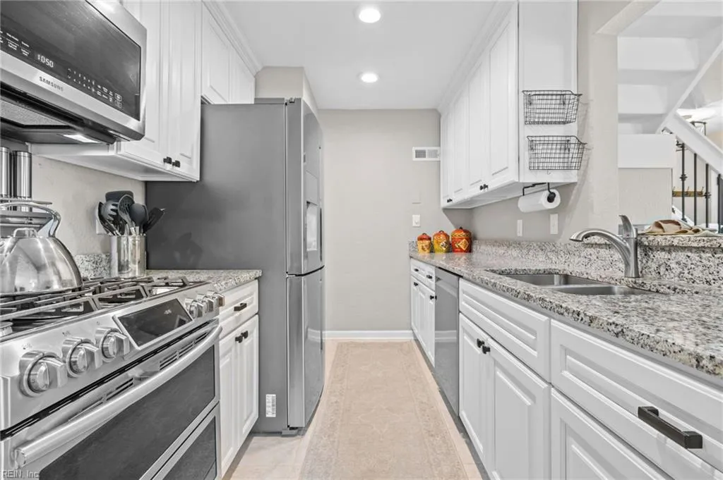 Virginia Beach, Virginia 23454, United States, 4 Bedrooms Bedrooms, ,3 BathroomsBathrooms,Residential,Pending,11499