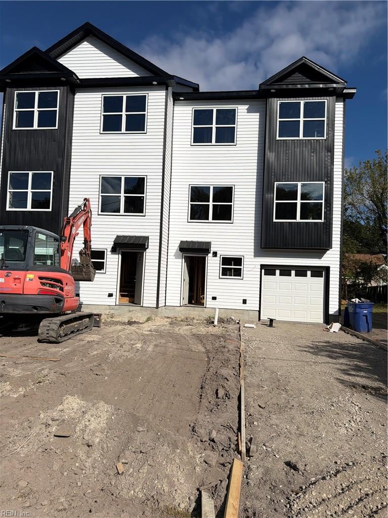 Photo of 2001 Azalea Avenue, Portsmouth, VA 23704 (MLS # 10659101)