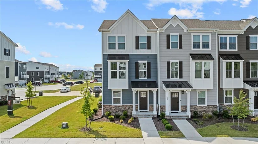 110 Fost Boulevard, photo 1 of 44