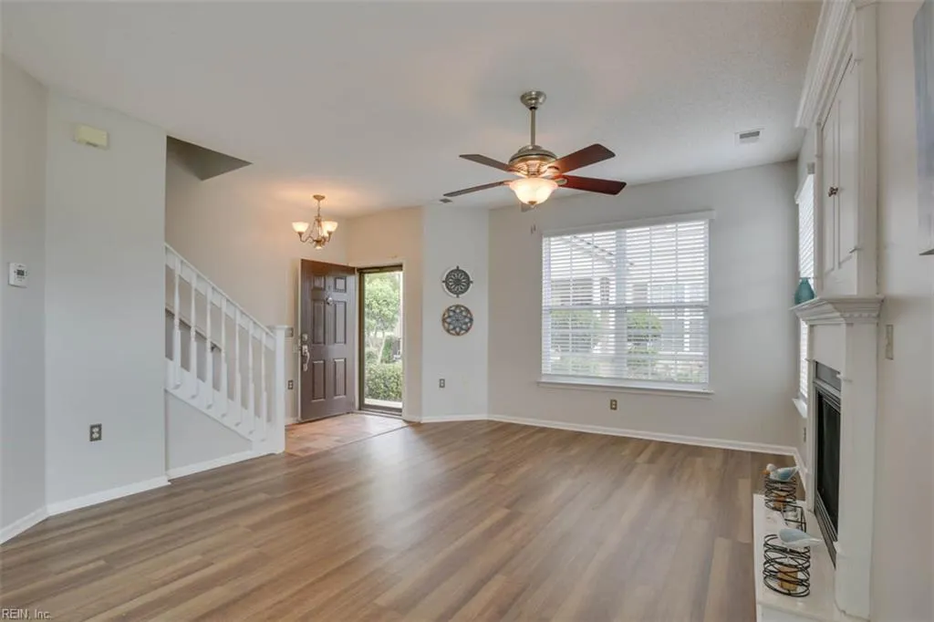 Virginia Beach, Virginia 23454, United States, 2 Bedrooms Bedrooms, ,3 BathroomsBathrooms,Residential,Active,183588