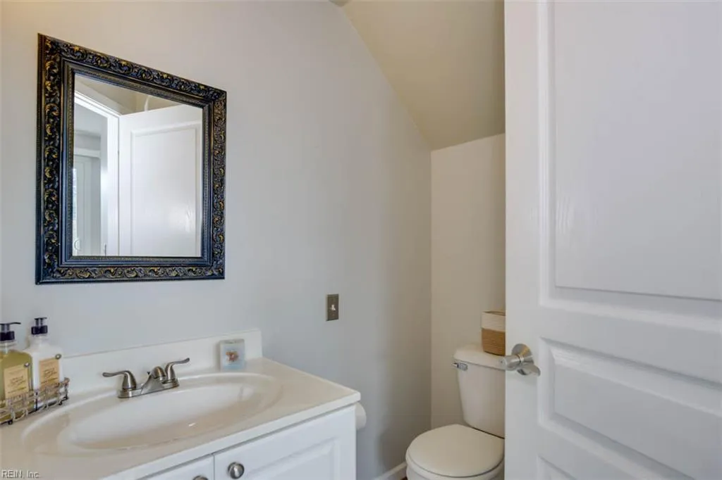 Virginia Beach, Virginia 23454, United States, 2 Bedrooms Bedrooms, ,3 BathroomsBathrooms,Residential,Active,183588