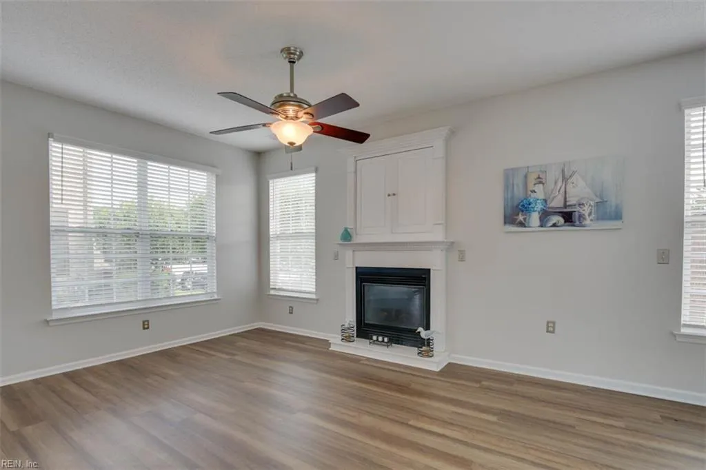 Virginia Beach, Virginia 23454, United States, 2 Bedrooms Bedrooms, ,3 BathroomsBathrooms,Residential,Active,183588