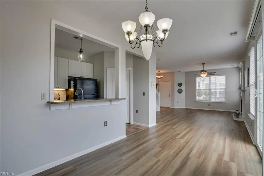 Virginia Beach, Virginia 23454, United States, 2 Bedrooms Bedrooms, ,3 BathroomsBathrooms,Residential,Active,183588