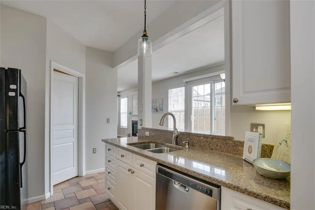 Virginia Beach, Virginia 23454, United States, 2 Bedrooms Bedrooms, ,3 BathroomsBathrooms,Residential,Active,183588