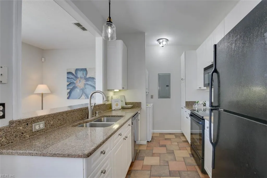 Virginia Beach, Virginia 23454, United States, 2 Bedrooms Bedrooms, ,3 BathroomsBathrooms,Residential,Active,183588