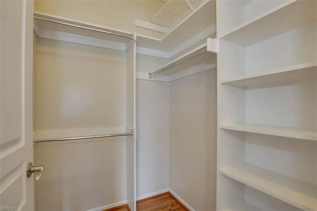 Virginia Beach, Virginia 23454, United States, 2 Bedrooms Bedrooms, ,3 BathroomsBathrooms,Residential,Active,183588