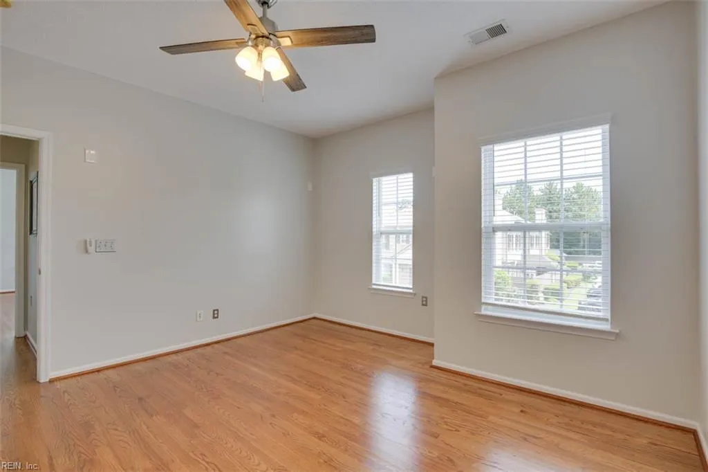 Virginia Beach, Virginia 23454, United States, 2 Bedrooms Bedrooms, ,3 BathroomsBathrooms,Residential,Active,183588