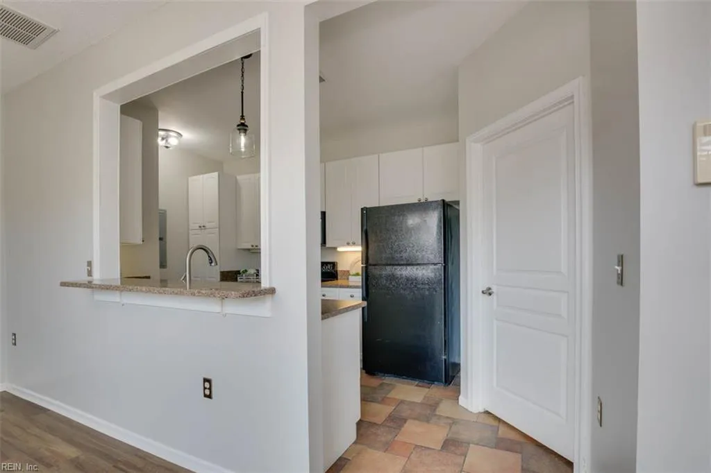 Virginia Beach, Virginia 23454, United States, 2 Bedrooms Bedrooms, ,3 BathroomsBathrooms,Residential,Active,183588