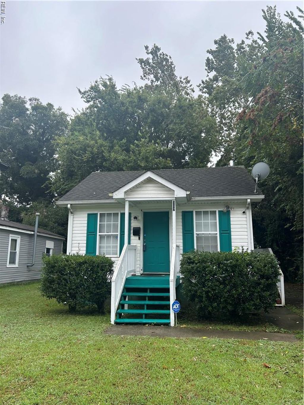 Photo of 307 Central Avenue, Suffolk, VA 23434 (MLS # 10614761)