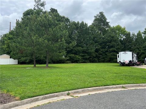 904 Brice CT Chesapeake VA 23322