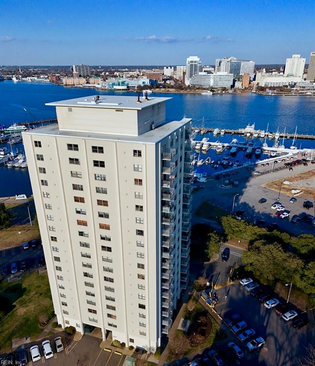 Photo of 1 Crawford Circle #1702, Portsmouth, VA 23704 (MLS # 10623049)