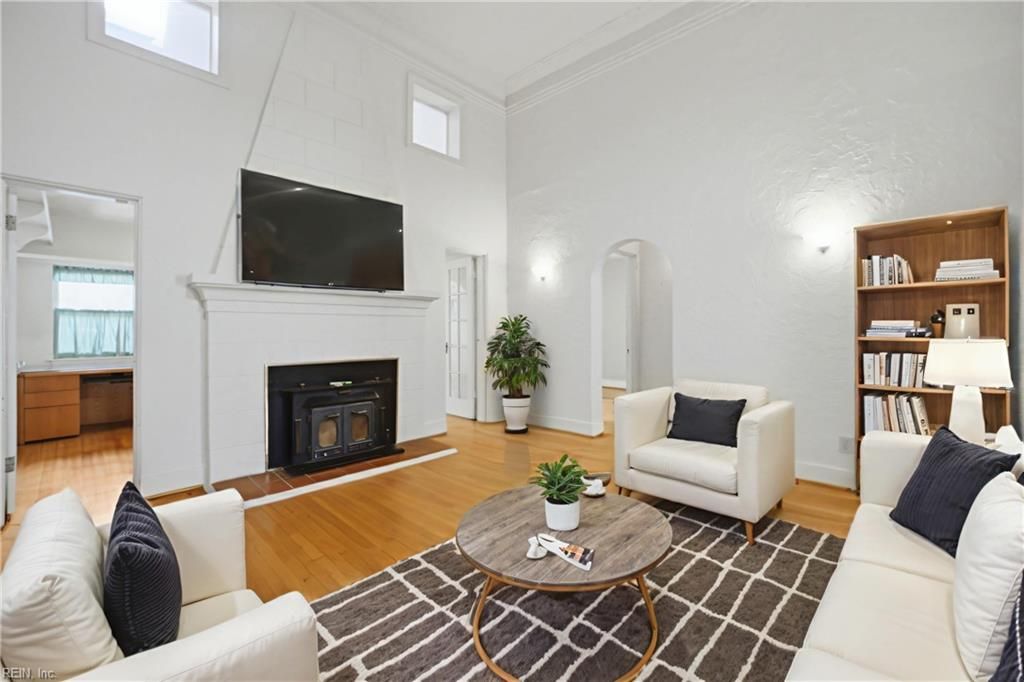 Photo of 1101 Lexan Avenue, Norfolk, VA 23508 (MLS # 10631364)