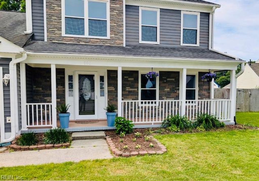 Photo of 806 Duncombe Lane, Newport News, VA 23608 (MLS # 10634047)