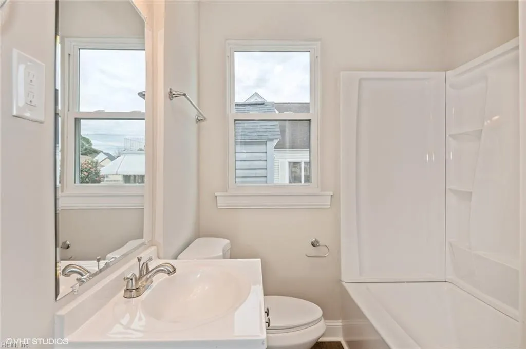 Norfolk, Virginia 23513, United States, 2 Bedrooms Bedrooms, ,1 BathroomBathrooms,Residential,Active,92846