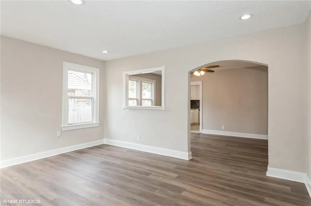 Norfolk, Virginia 23513, United States, 2 Bedrooms Bedrooms, ,1 BathroomBathrooms,Residential,Active,92846