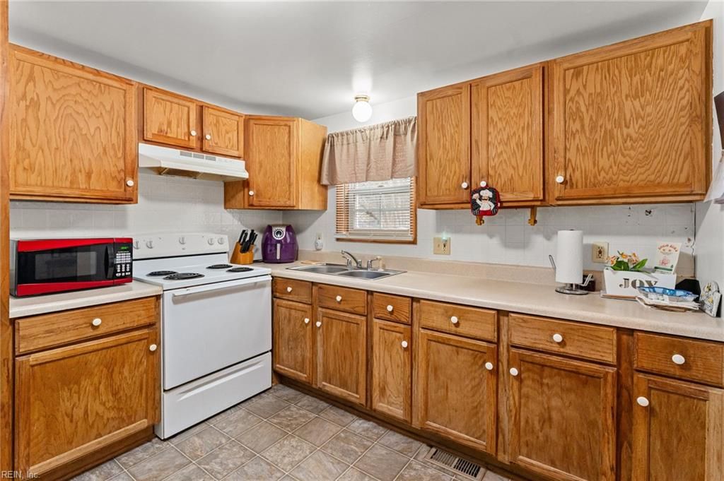 Photo of 301 Osprey Road, Cardinal, VA 23025 (MLS # 10619412)