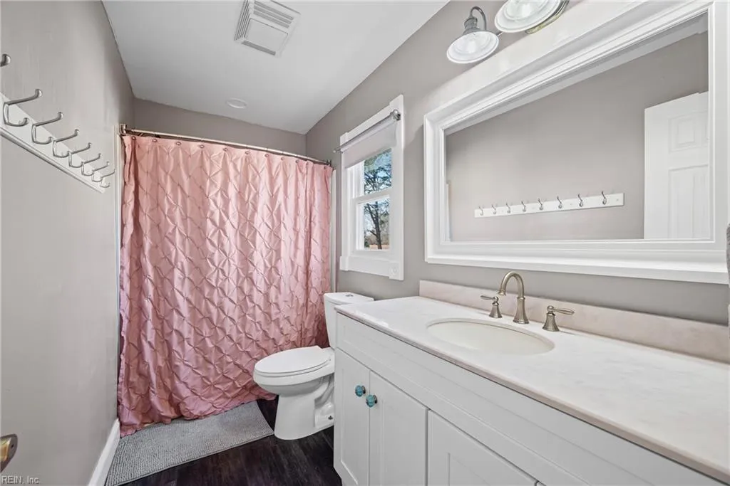 Newport News, Virginia 23602, United States, 5 Bedrooms Bedrooms, ,2 BathroomsBathrooms,Residential,Active,88790