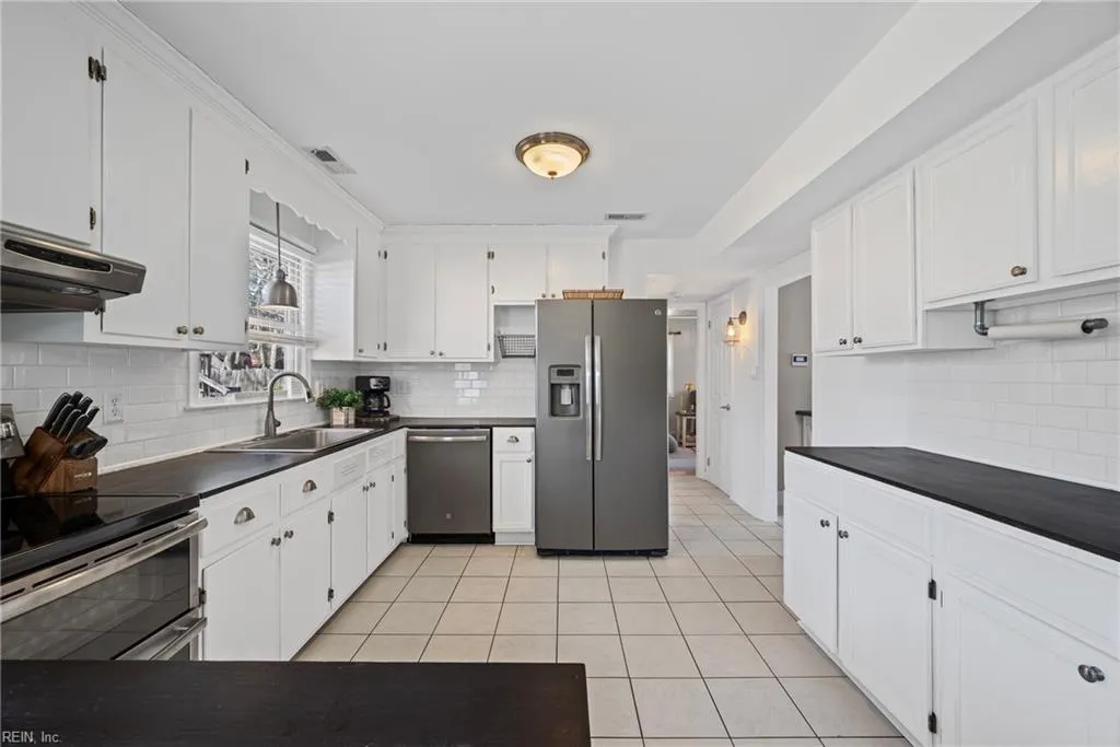 Newport News, Virginia 23602, United States, 5 Bedrooms Bedrooms, ,2 BathroomsBathrooms,Residential,Active,88790